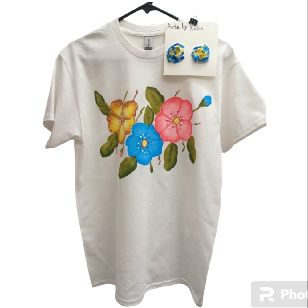Set of Handpainted T-Shirt and handcrafted Stud Earrings
